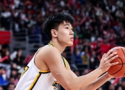 开云体育-CBA新赛季迎战竞争激烈中外球员积极备战