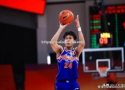 开云体育-新疆男篮外援再度发挥关键作用，助球队胜利