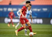 开云体育-河南建业外援马丁斯奋力进球，但未能扭转比分