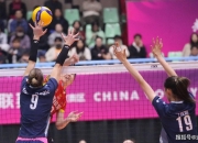 开云体育-球队在比赛中力克对手获得胜利