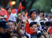 开云体育-两队实力均衡，场上比拼让人看得热血澎湃