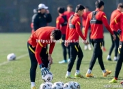 开云体育-足球强队对阵盛况空前，实力对抗令人期待