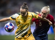 开云体育-美国女足两位双子星连入四球，碾压对手晋级