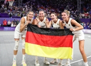 开云体育-加拿大女篮史上首次击败俄罗斯队