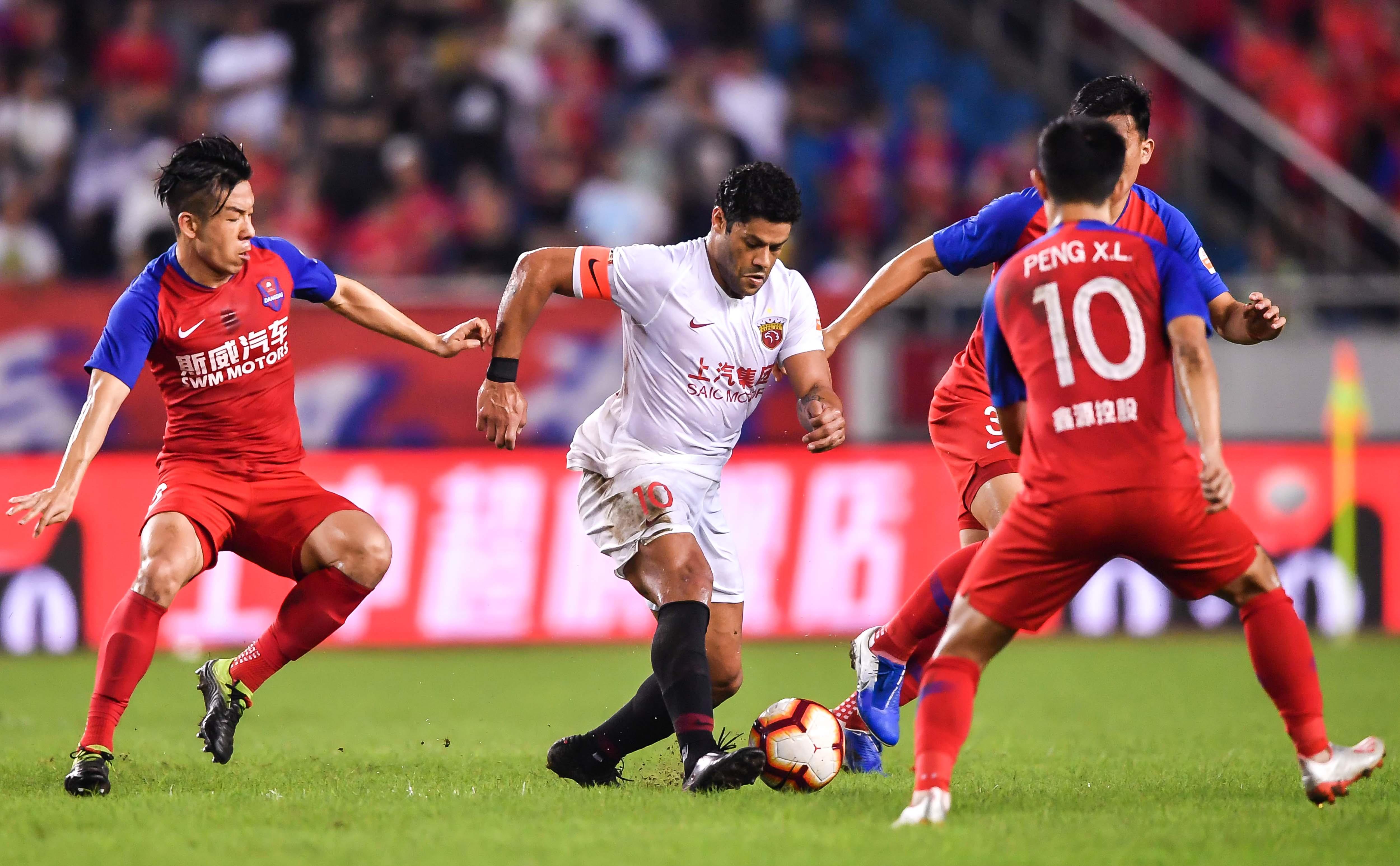 广州恒大连胜不断，积分领先众队