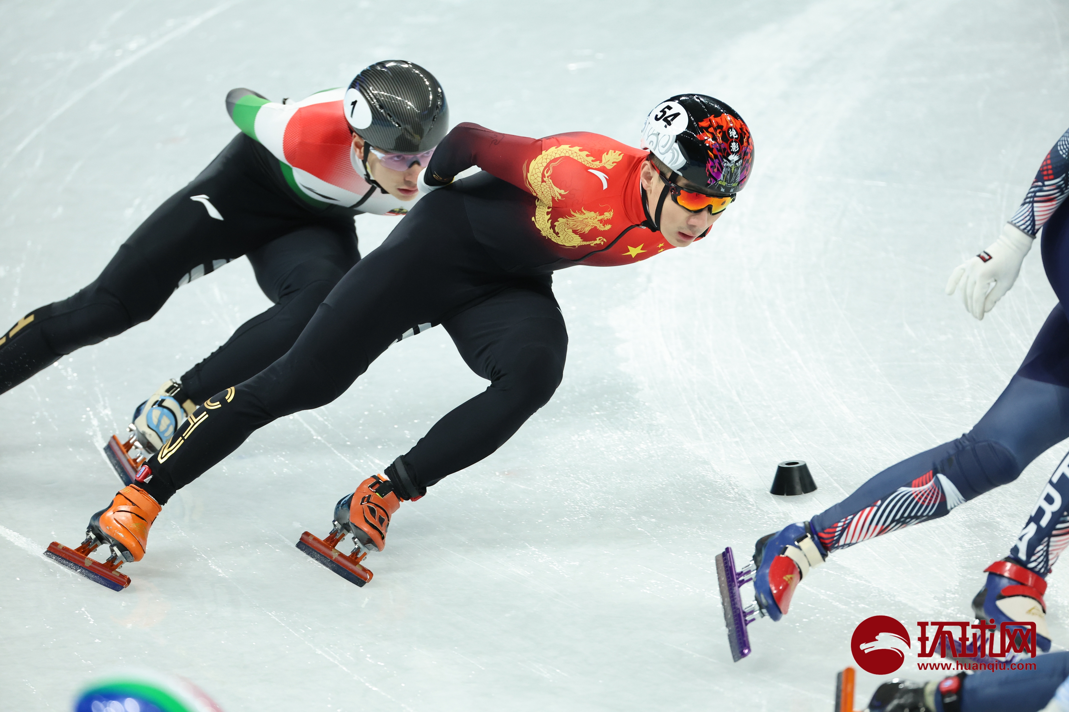 短道速滑精彩瞬间，速度与技艺的完美结合