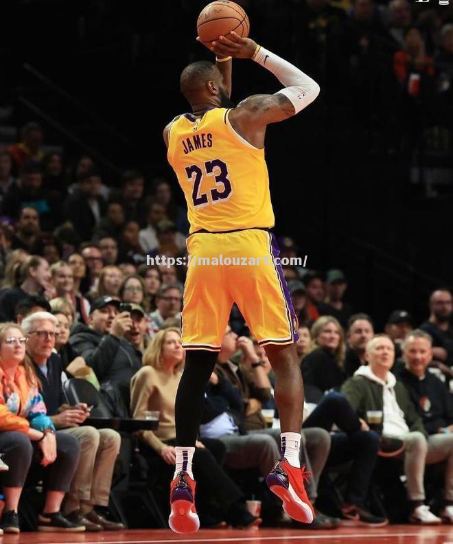 湖人客场完成逆袭，苦战胜利