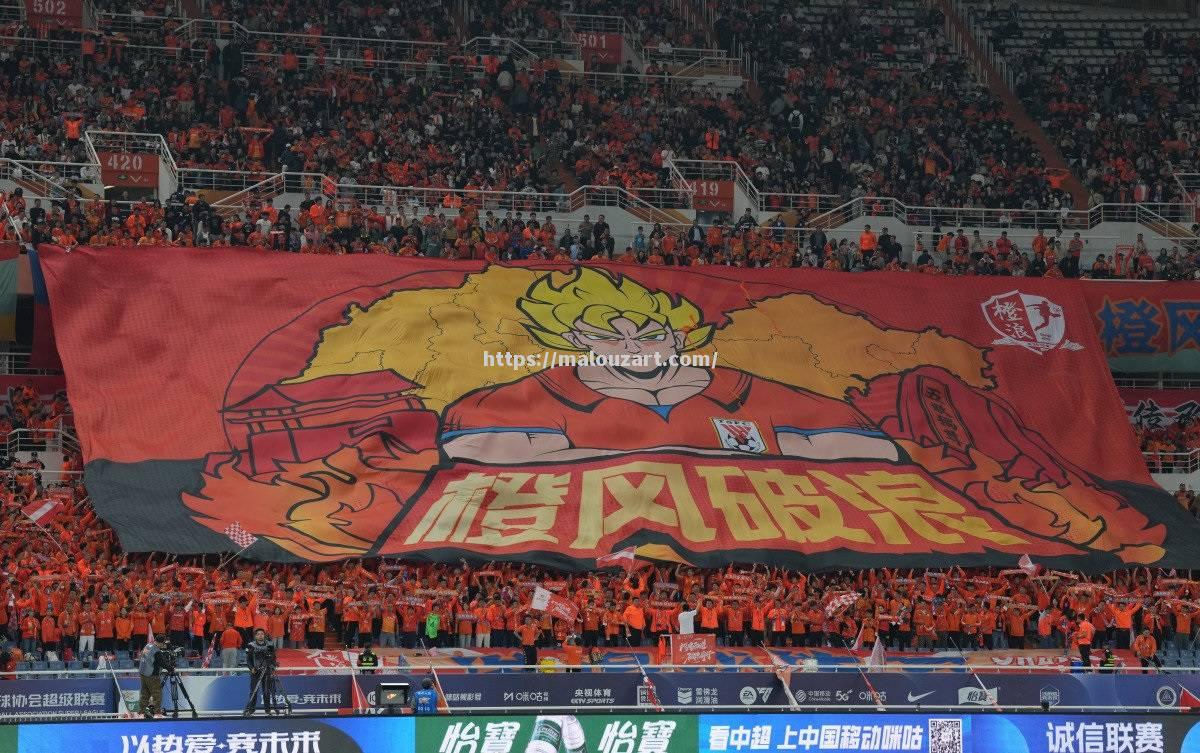 上海申花客场取胜，领跑积分榜