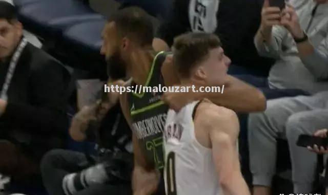 卡昂球员在比赛中受伤，情绪低迷影响士气