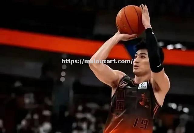 四川男篮胜出，球员士气高昂信心满满！