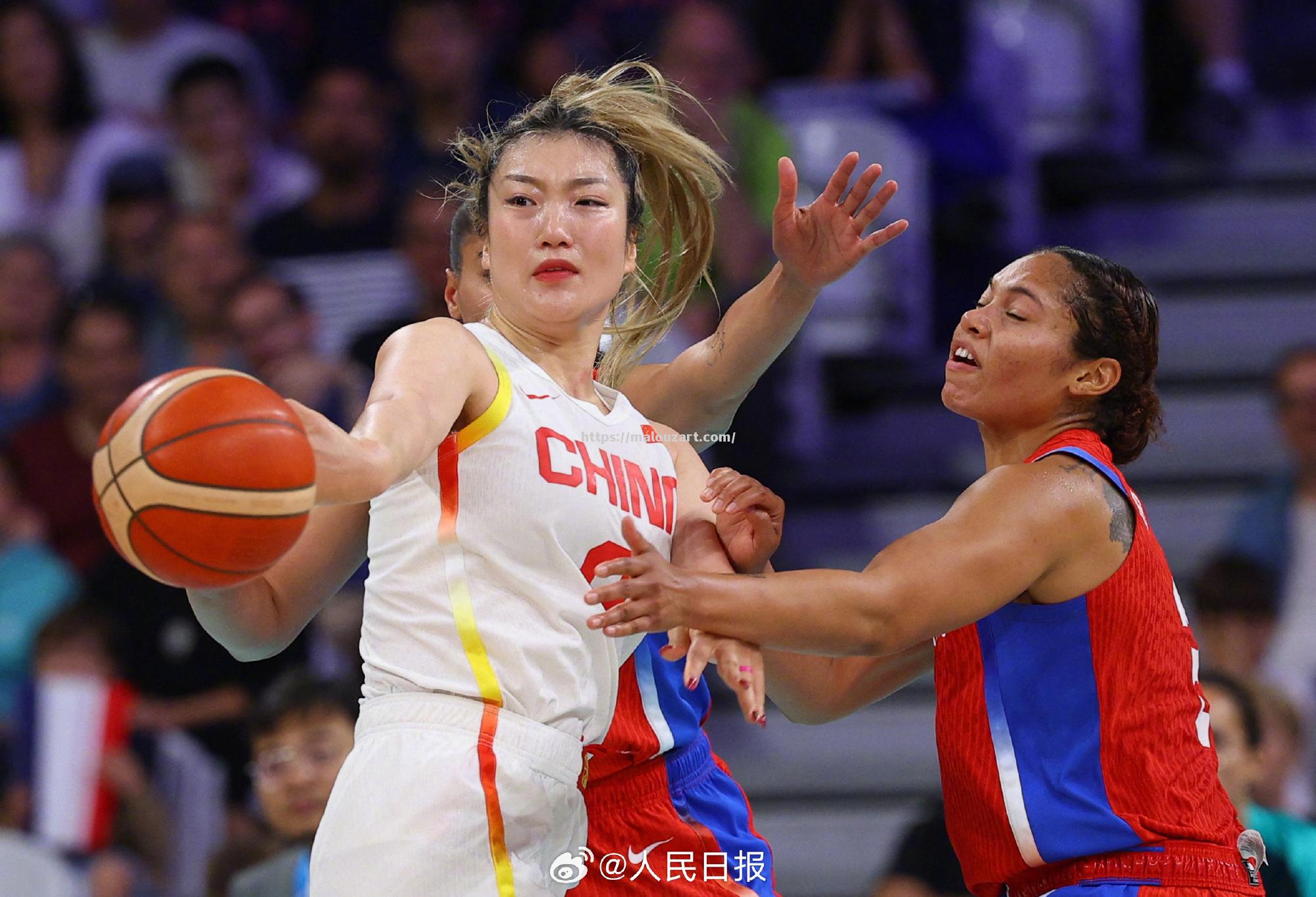 女篮比赛惊险上演，女队获得关键胜利